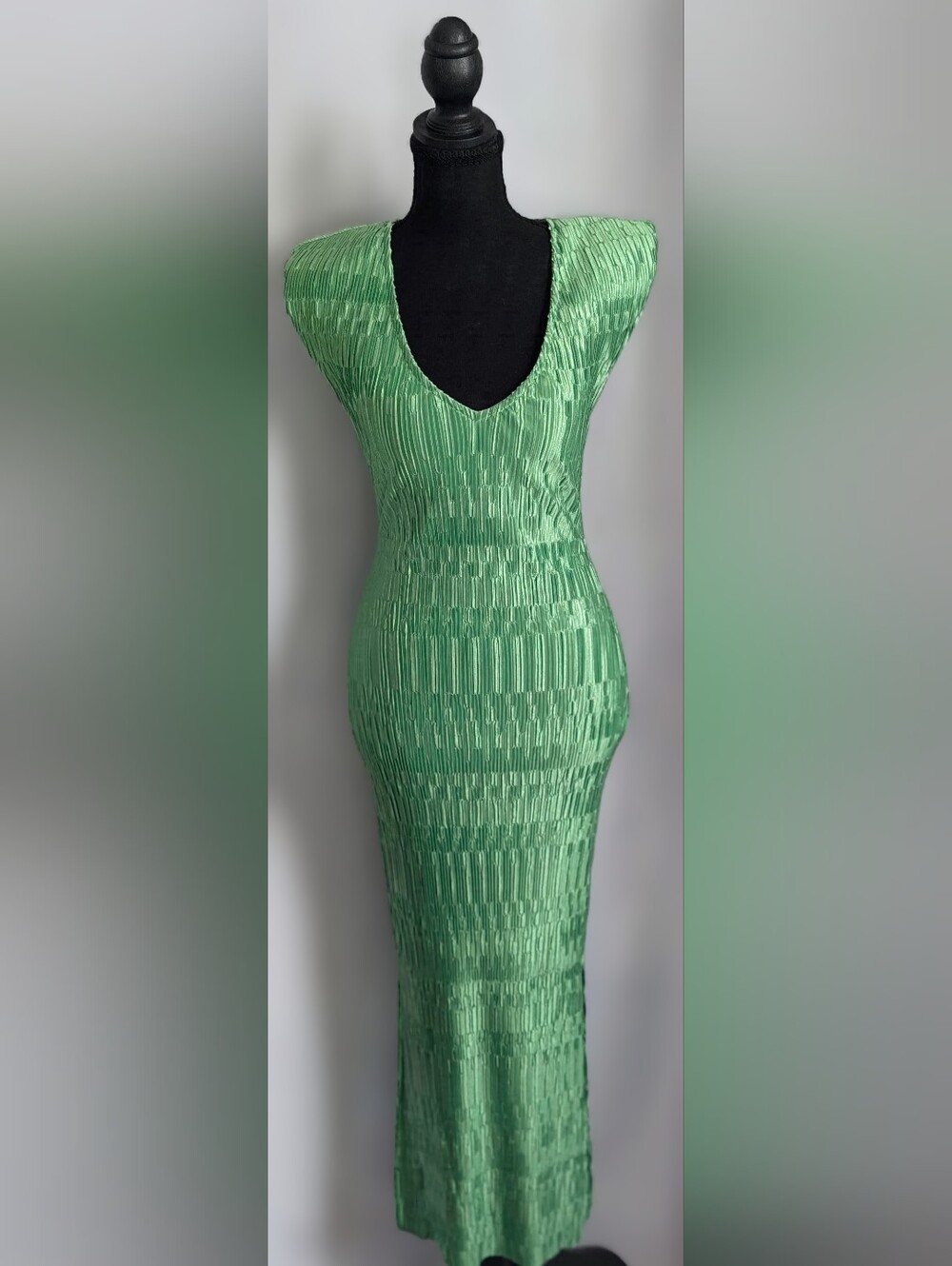 NWT ASTR the Label Nyah Green Ruched Velvet Midi Dress S